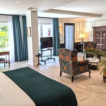 Le Saint Christophe 호텔 4*