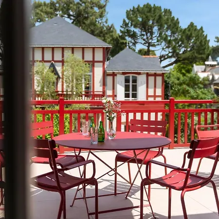 Le Saint Christophe Otel 4*