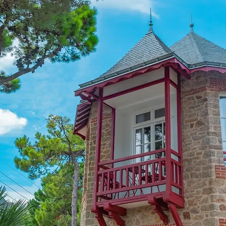 Le Saint Christophe מלון